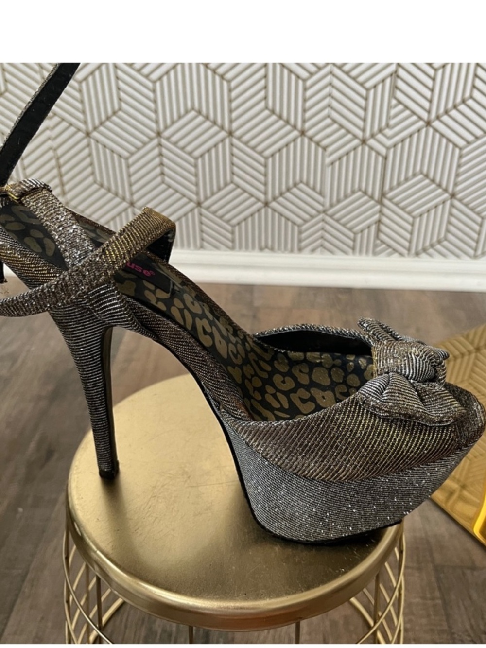 Dollhouse “Flaunt” platform pump metallic shimmery bow detail